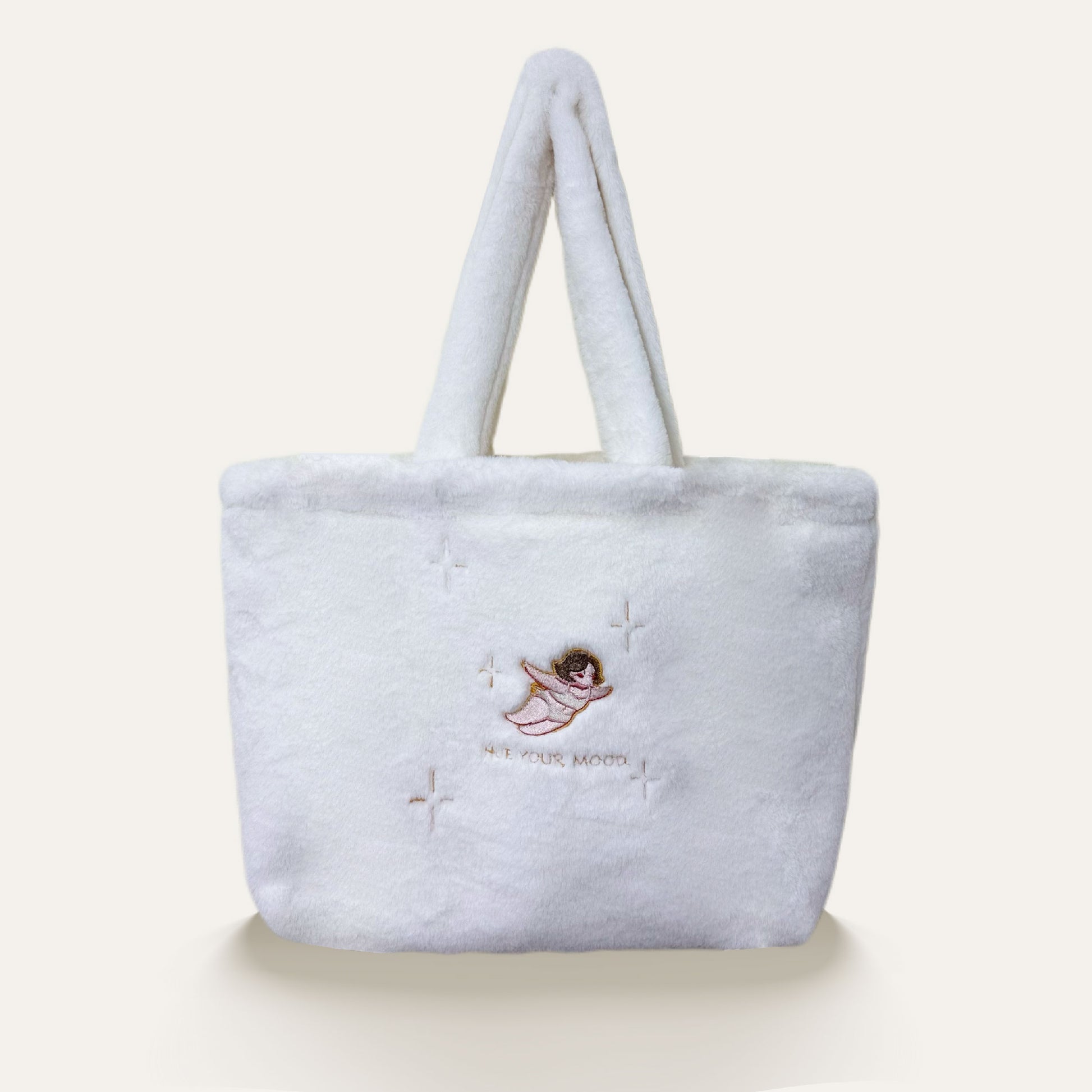 Pure white represents simplicity, purity, and elegance—a timeless color that speaks to a calm, refined, and balanced personality. Inspired by Little Hue’s philosophy of embracing life with joy and confidence, we created the Little Hue Pure White Designer Furry Bag.