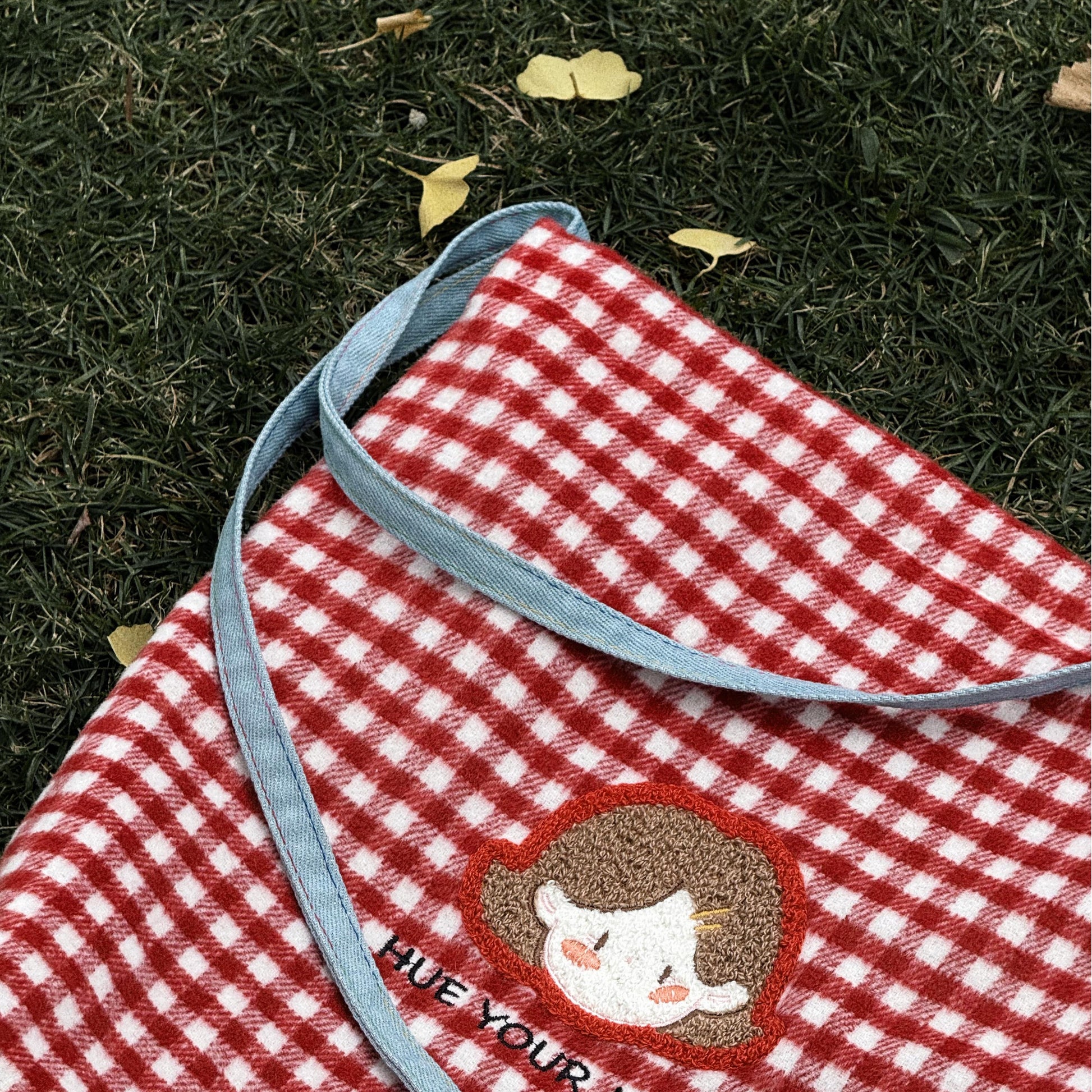 The Little Hue Red and White Square "HUE YOUR MOD" Designer Canvas Bag combines bold energy with timeless style, perfectly reflecting Little Hue’s vibrant personality and playful confidence. The striking red and white color scheme symbolizes passion, energy, and clarity—traits that inspire you to stand out and embrace your unique self.